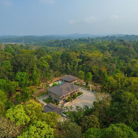 Coffee & Mist Luxury Villa- Comp Breakfast, Pool, Lounge, And Coffee Estate By Stayvista Madikeri Kültér fotó