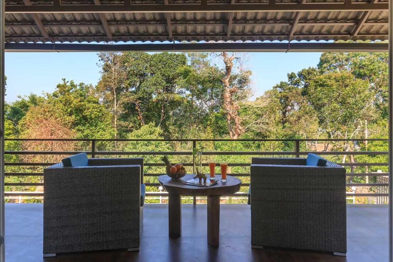 Coffee & Mist Luxury Villa- Comp Breakfast, Pool, Lounge, And Coffee Estate By Stayvista Madikeri Kültér fotó